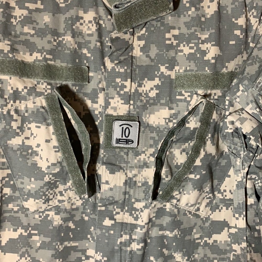 VINTAGE Genuine US Military field camo army green tan jacket Sz S patch pockets - Picture 11 of 12